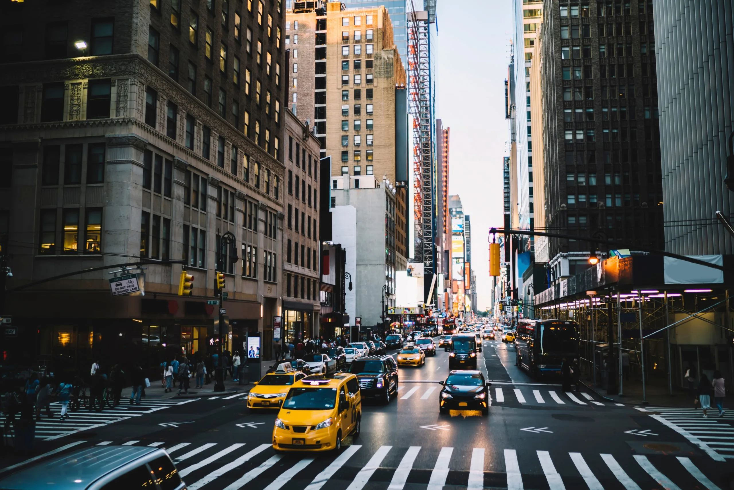 Image of Manhattan street close to Dateable New York Location