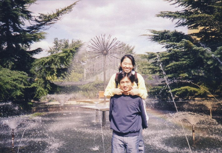 Image of Dateable couple in Garden.