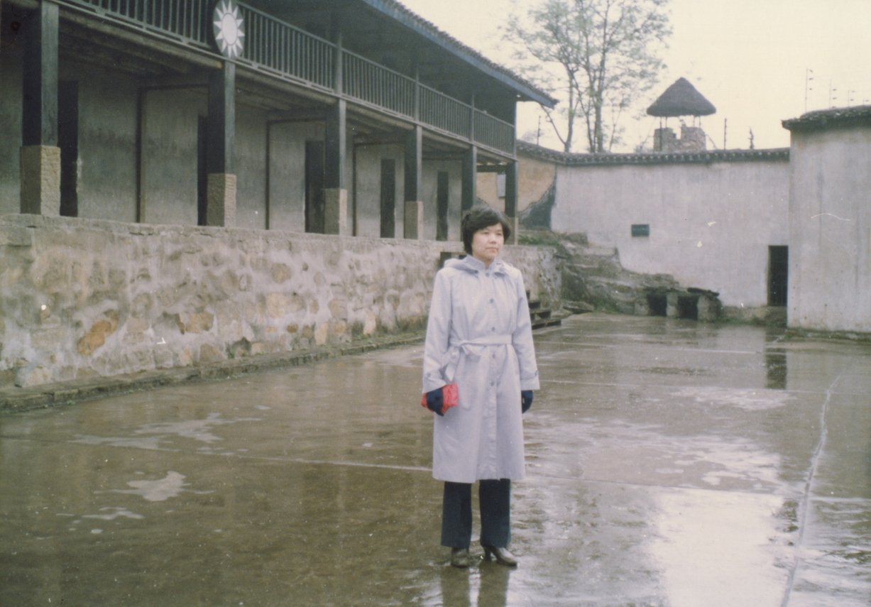 Image of sad woman in the rain looking for love